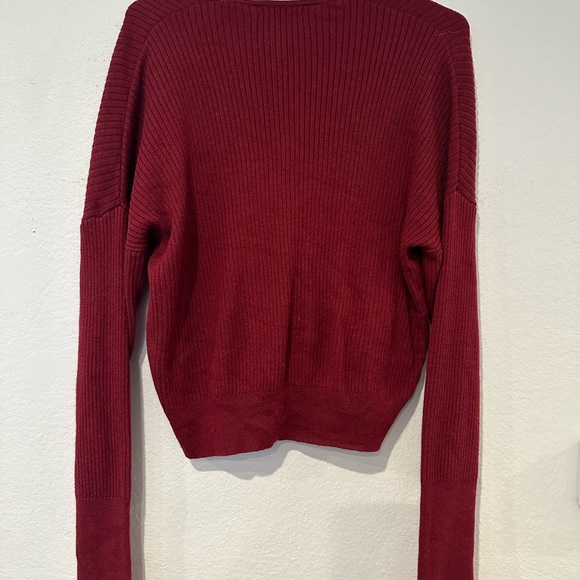 Leith V Neck - Picture 2 of 6